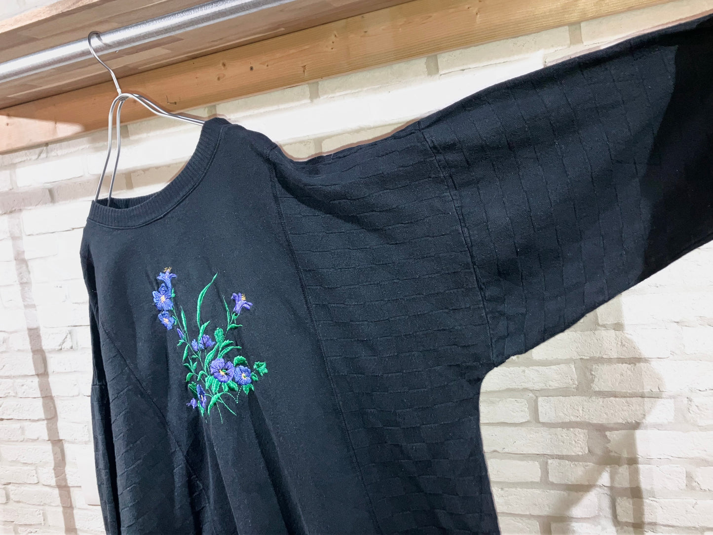 Old Design Embroidery Sweat