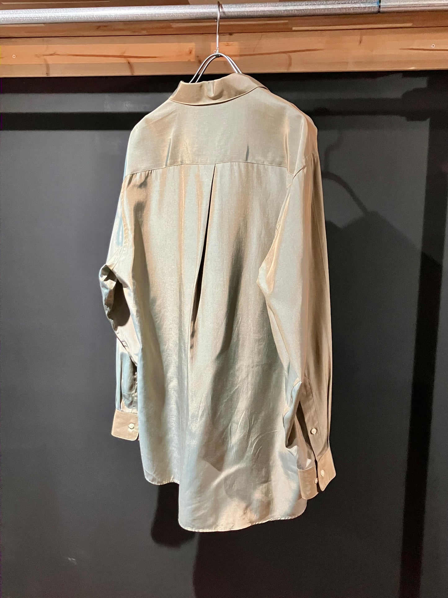 "DKNY" 00s Iridescent Color Shirt