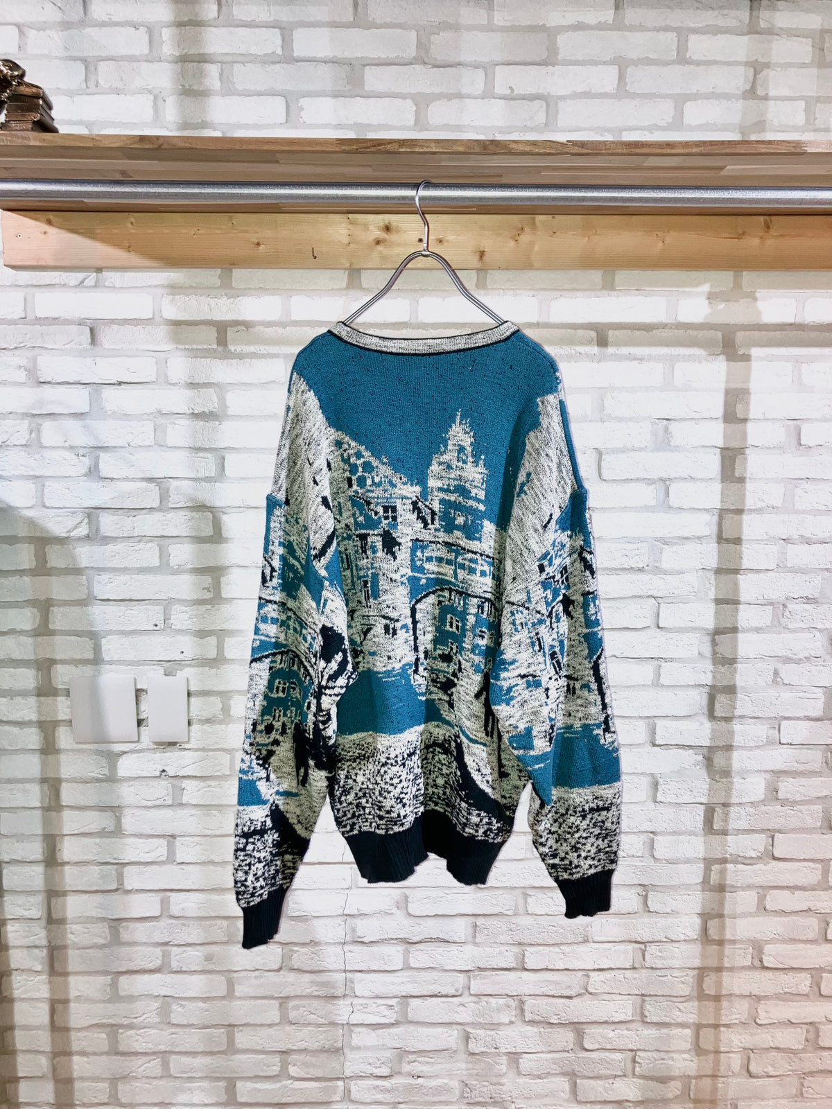 Old Design Knit