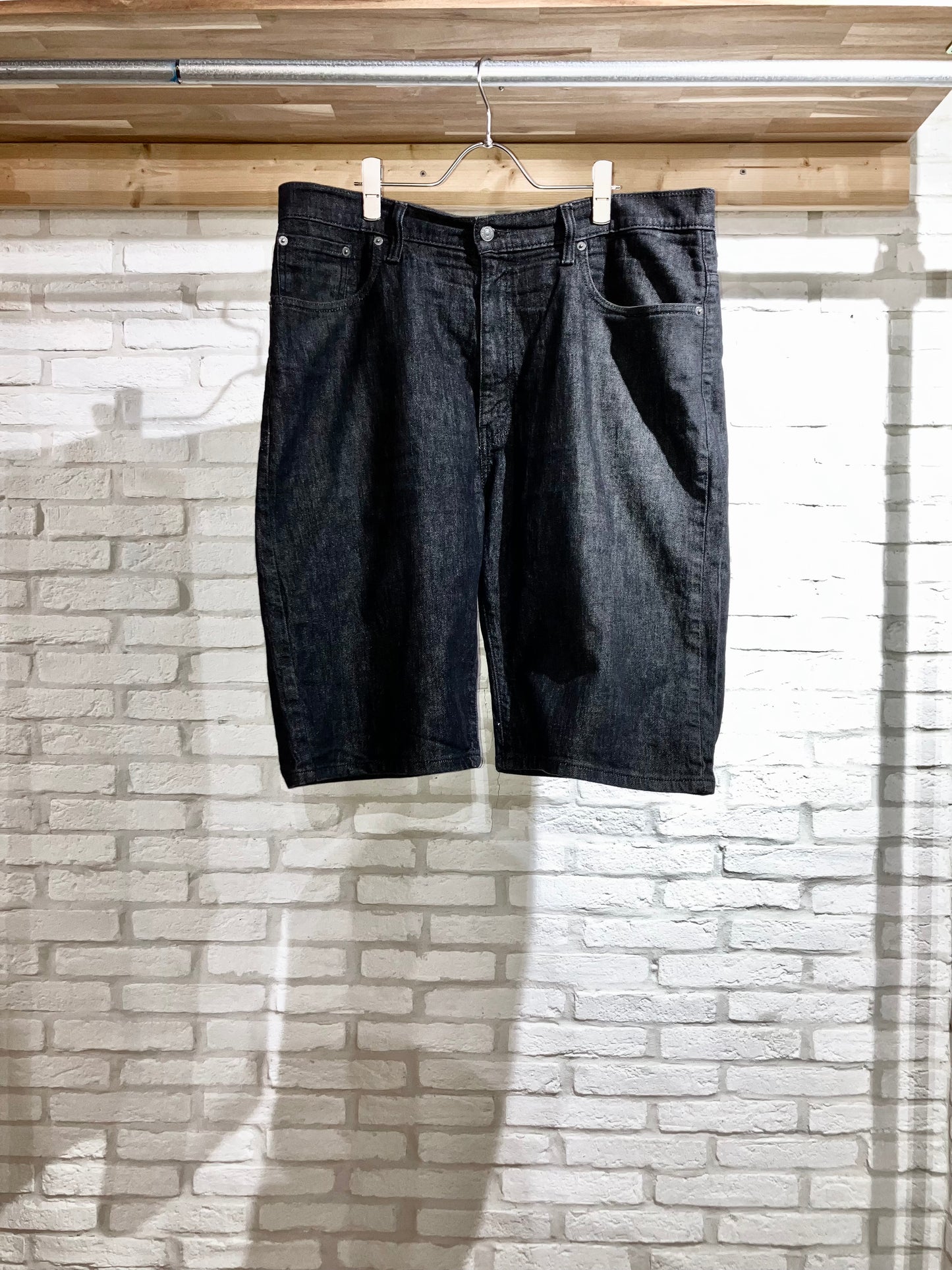 "Levi's" 10s Black Denim Wide Shorts