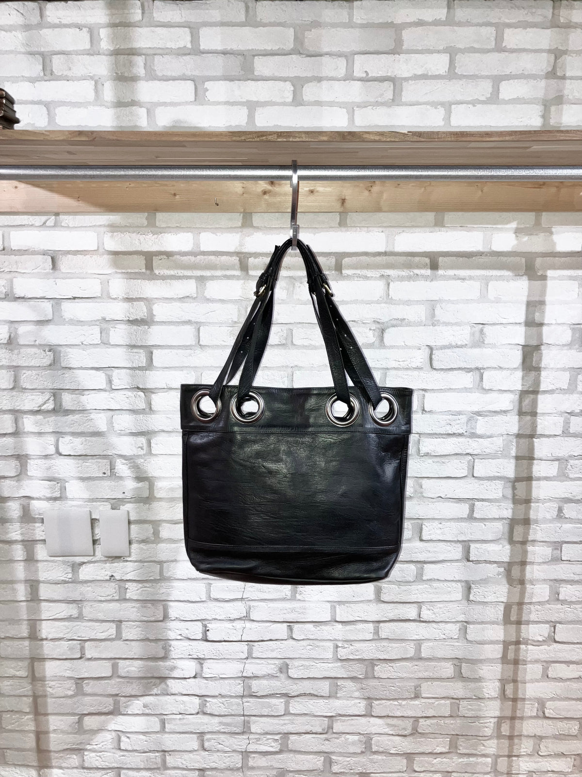 00s Design Leather Bag