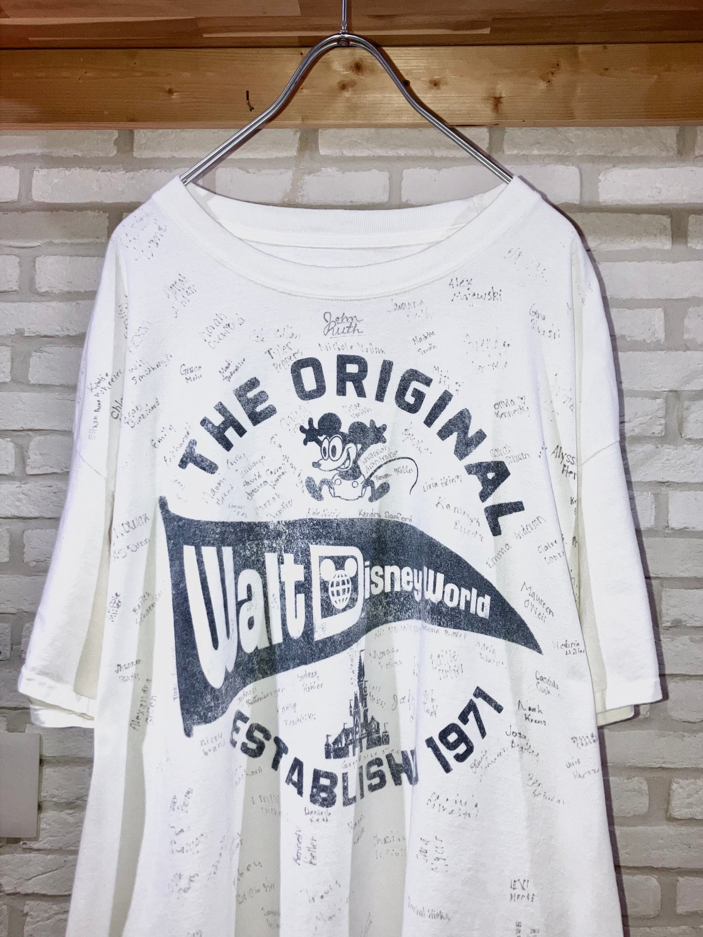 "Disney" 00s Hand Drawn Tee