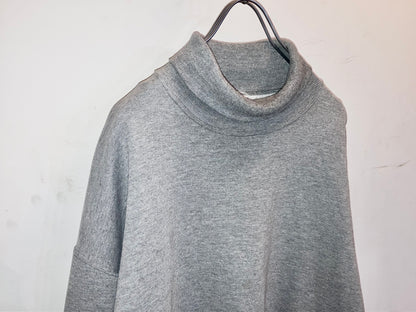 Old Turtle Neck Sweat
