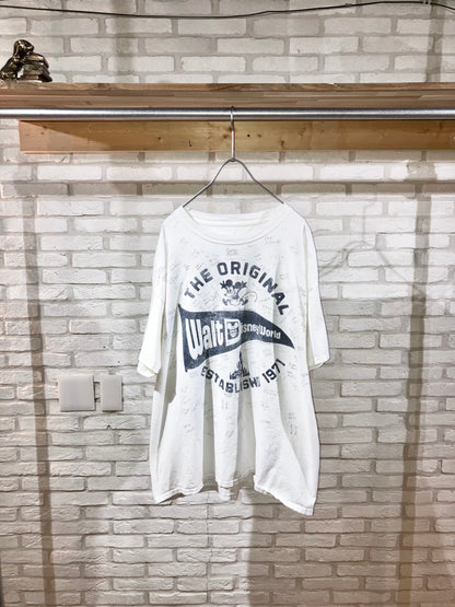"Disney" 00s Hand Drawn Tee