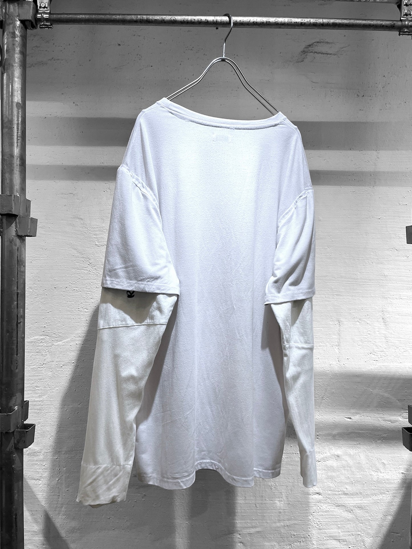REMAKEBYK CUT OUT L/S TEE