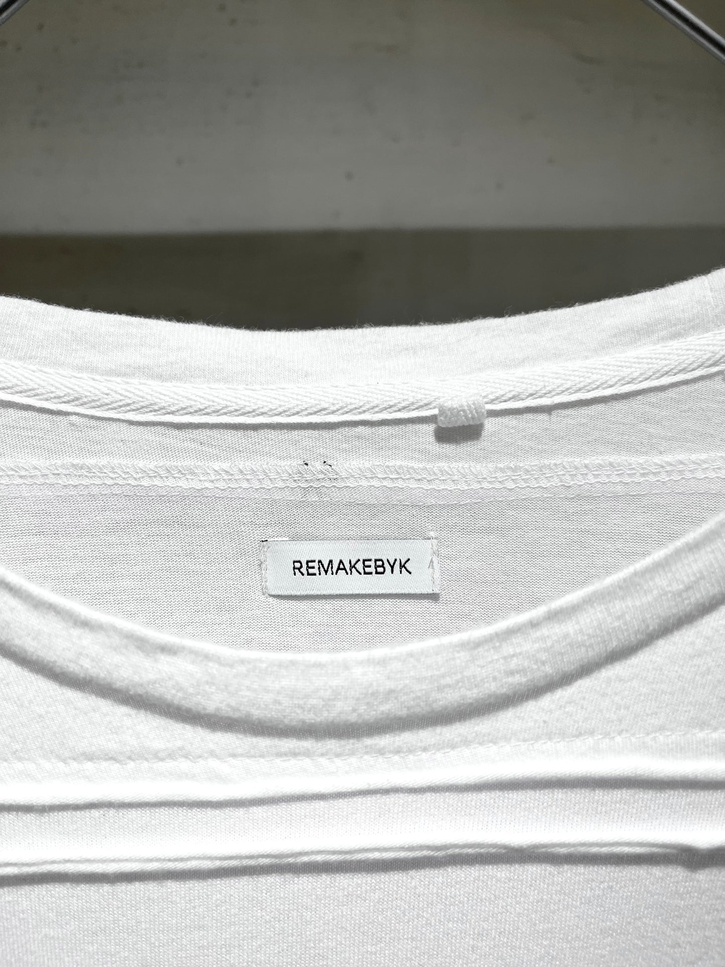 REMAKEBYK CUT OUT L/S TEE