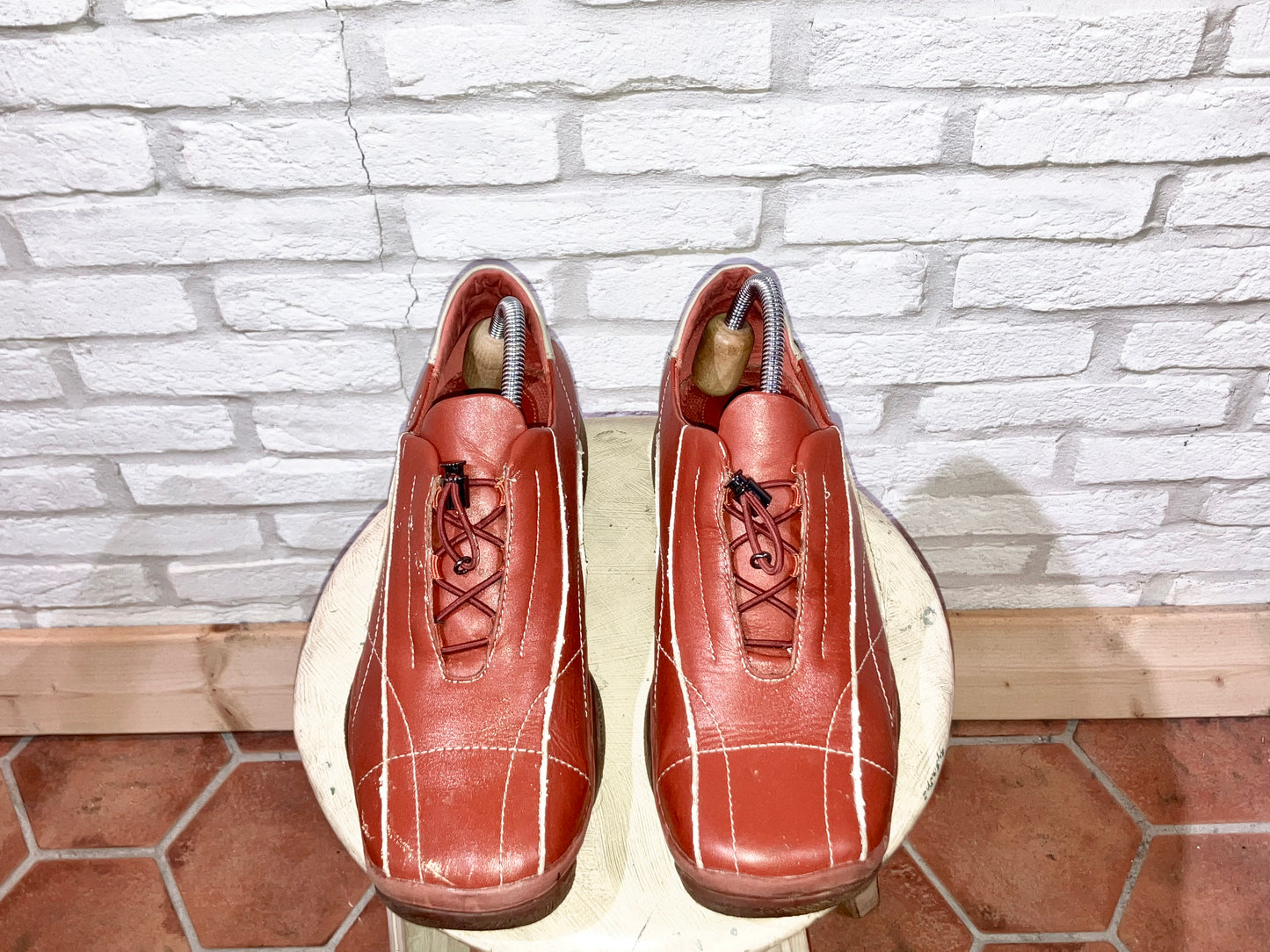 Old Design Leather Shoes