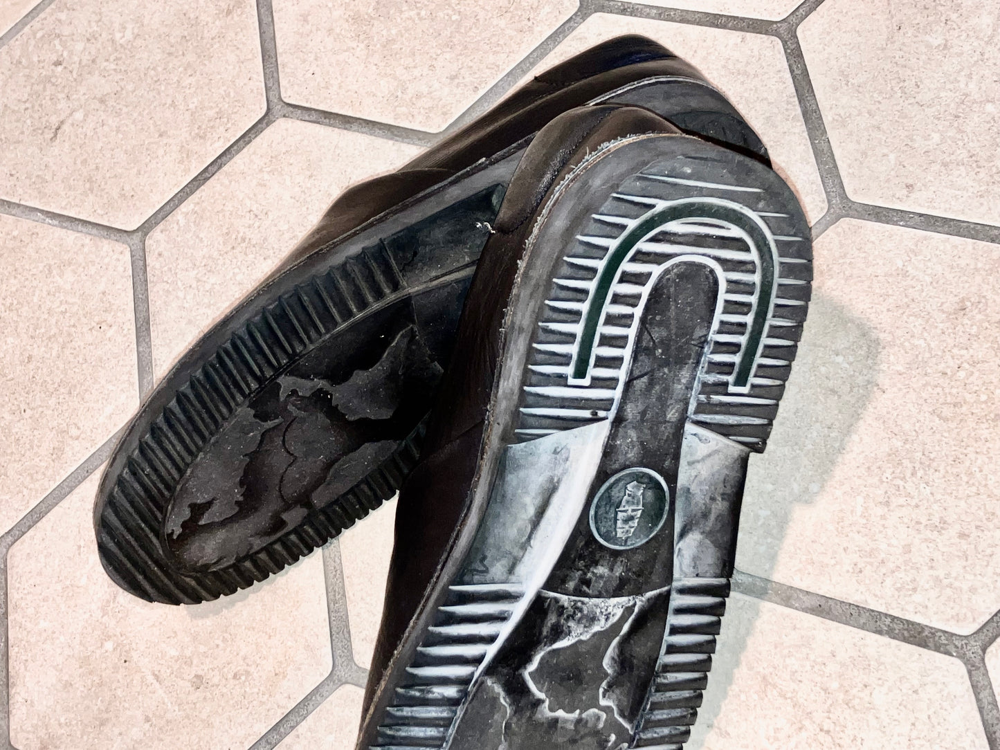 Old Design Leather Shoes