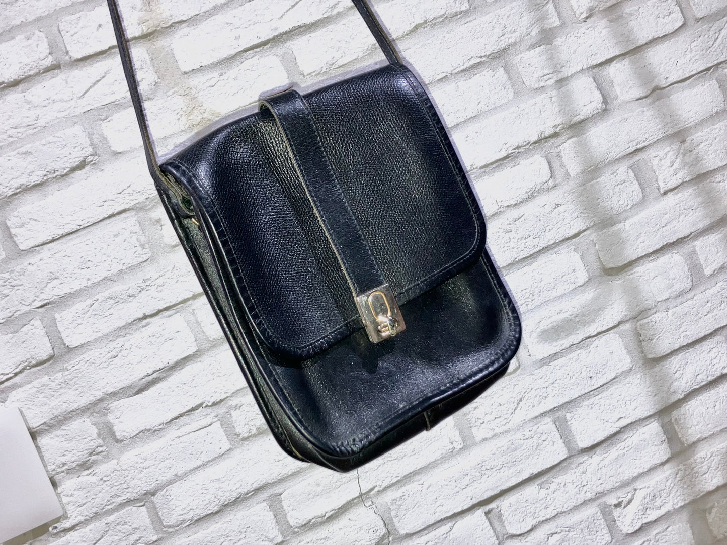 Old Design Leather Bag