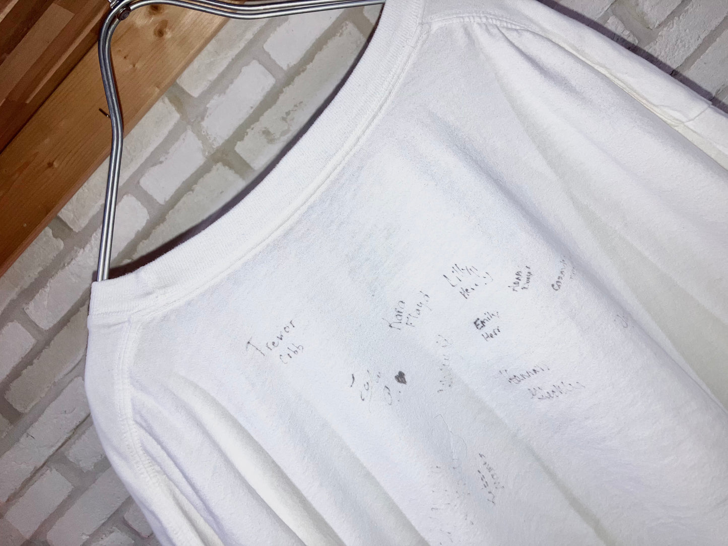"Disney" 00s Hand Drawn Tee