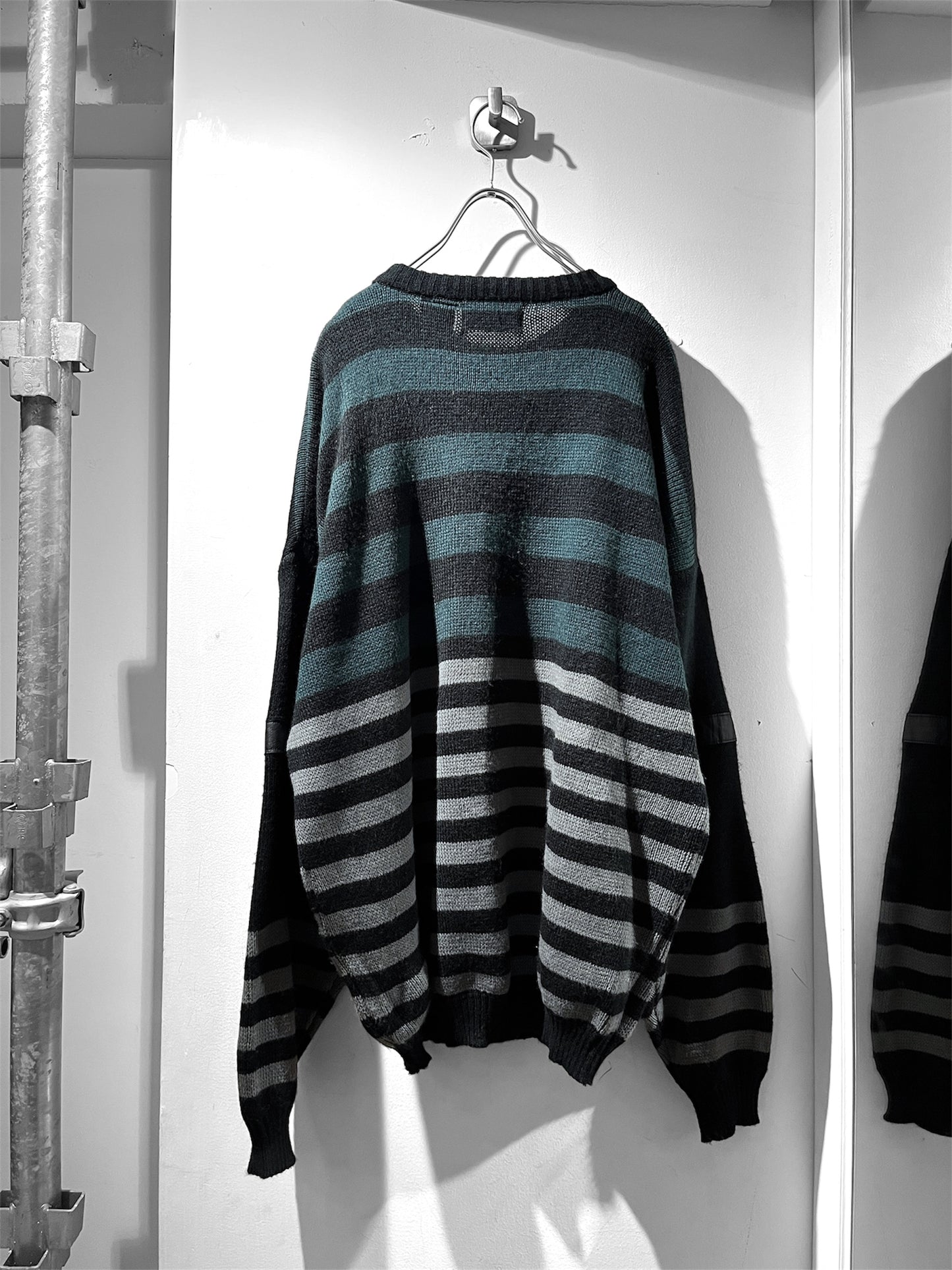 Mulch border leather patch sweater