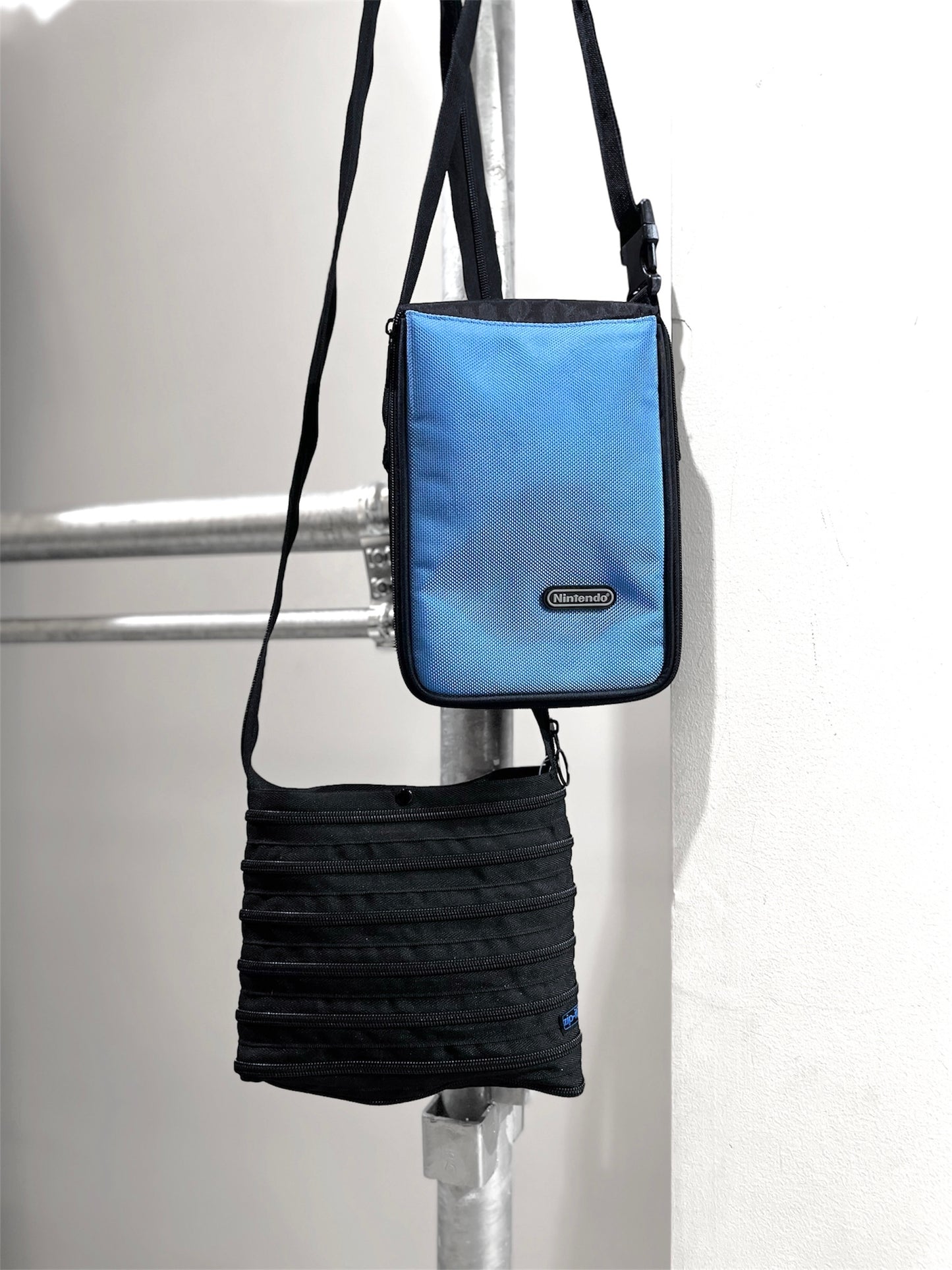 Nintendo gadget protector shoulder bag