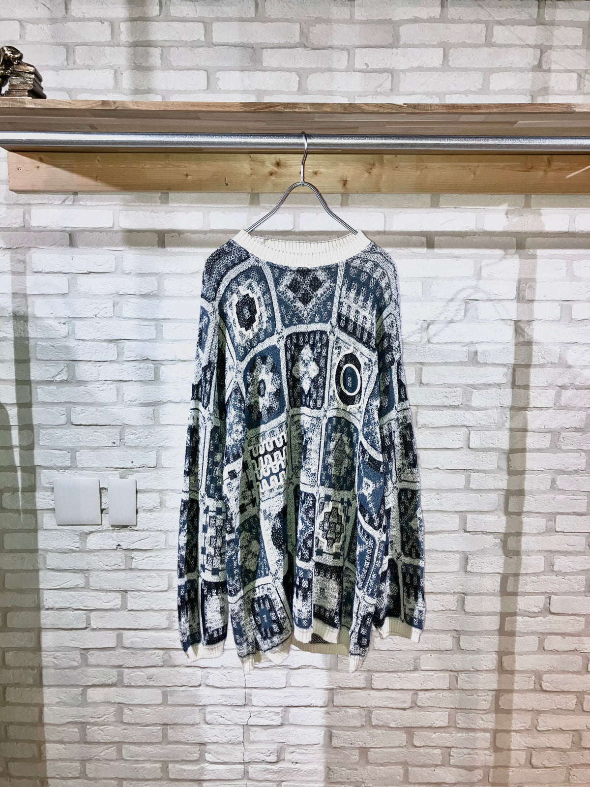 Old Design Knit
