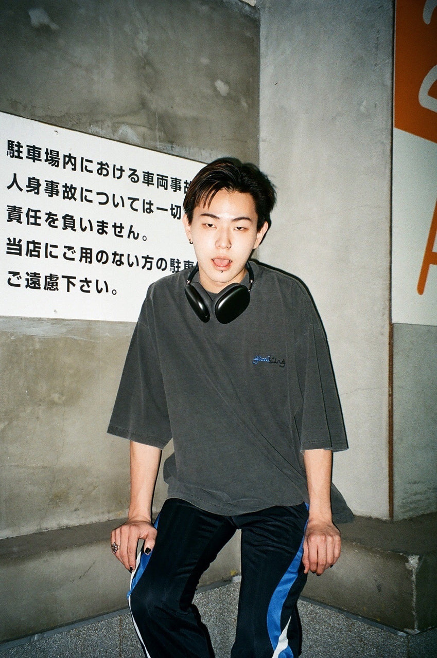 【Restock】GAMBLING DUAL ACTION TEE (SHADOW)