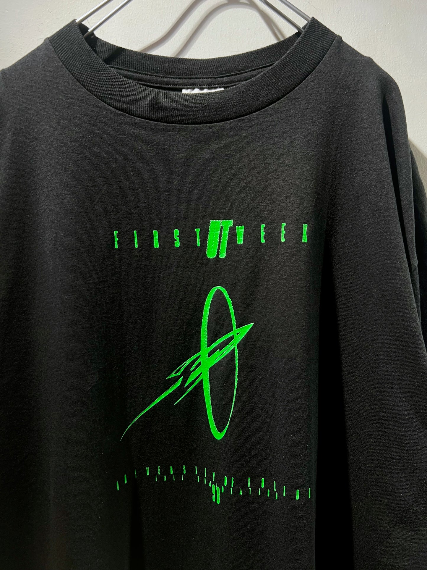 90s Vintage Huntington Banks First Week T-shirt