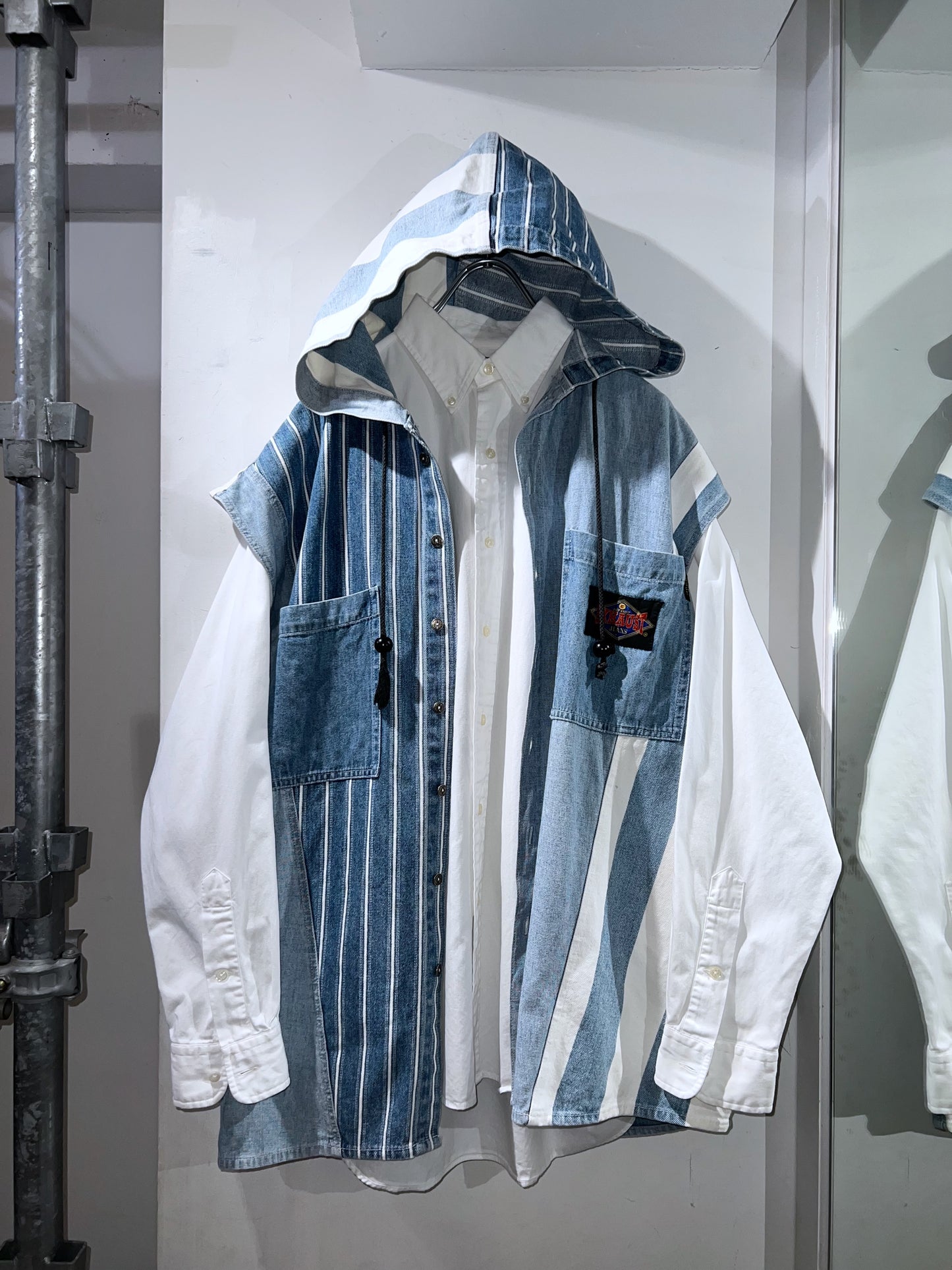 00s Exhaust Sleeveless Hooded Shirt