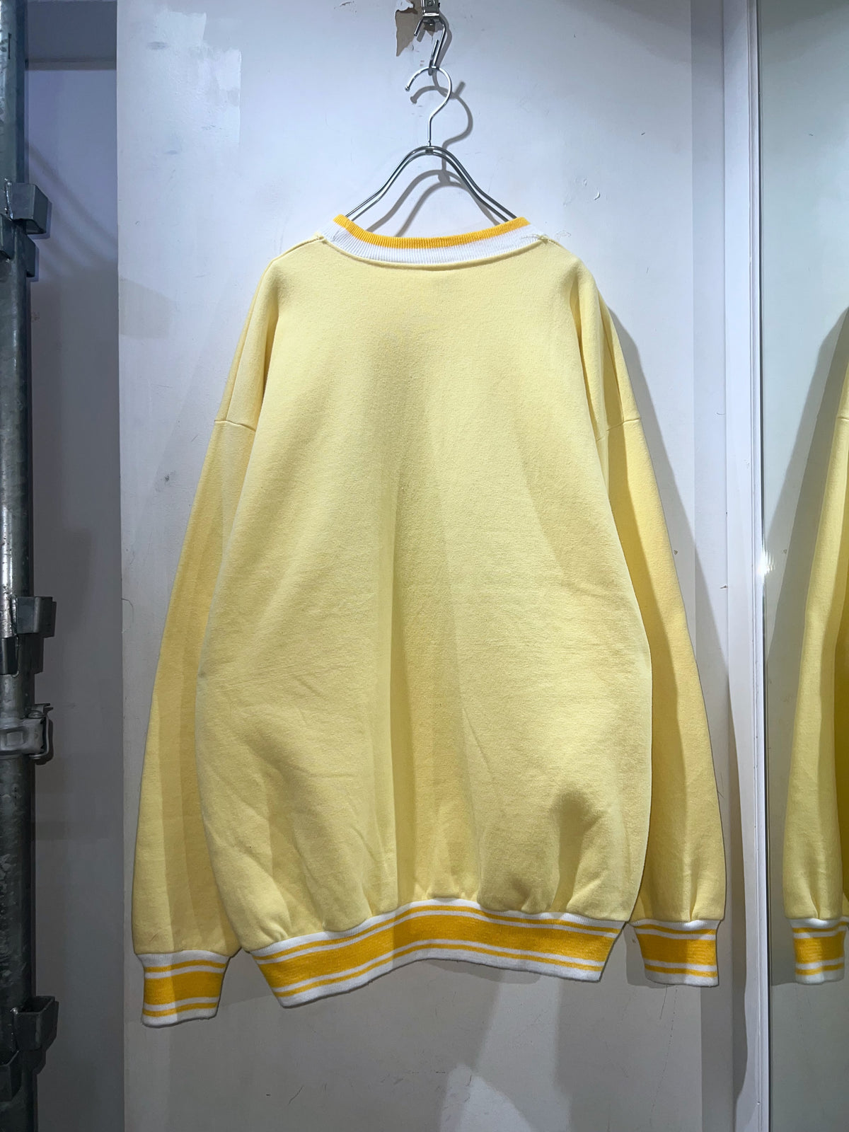 Star Reverse Appliqure Remake Swaetshirt