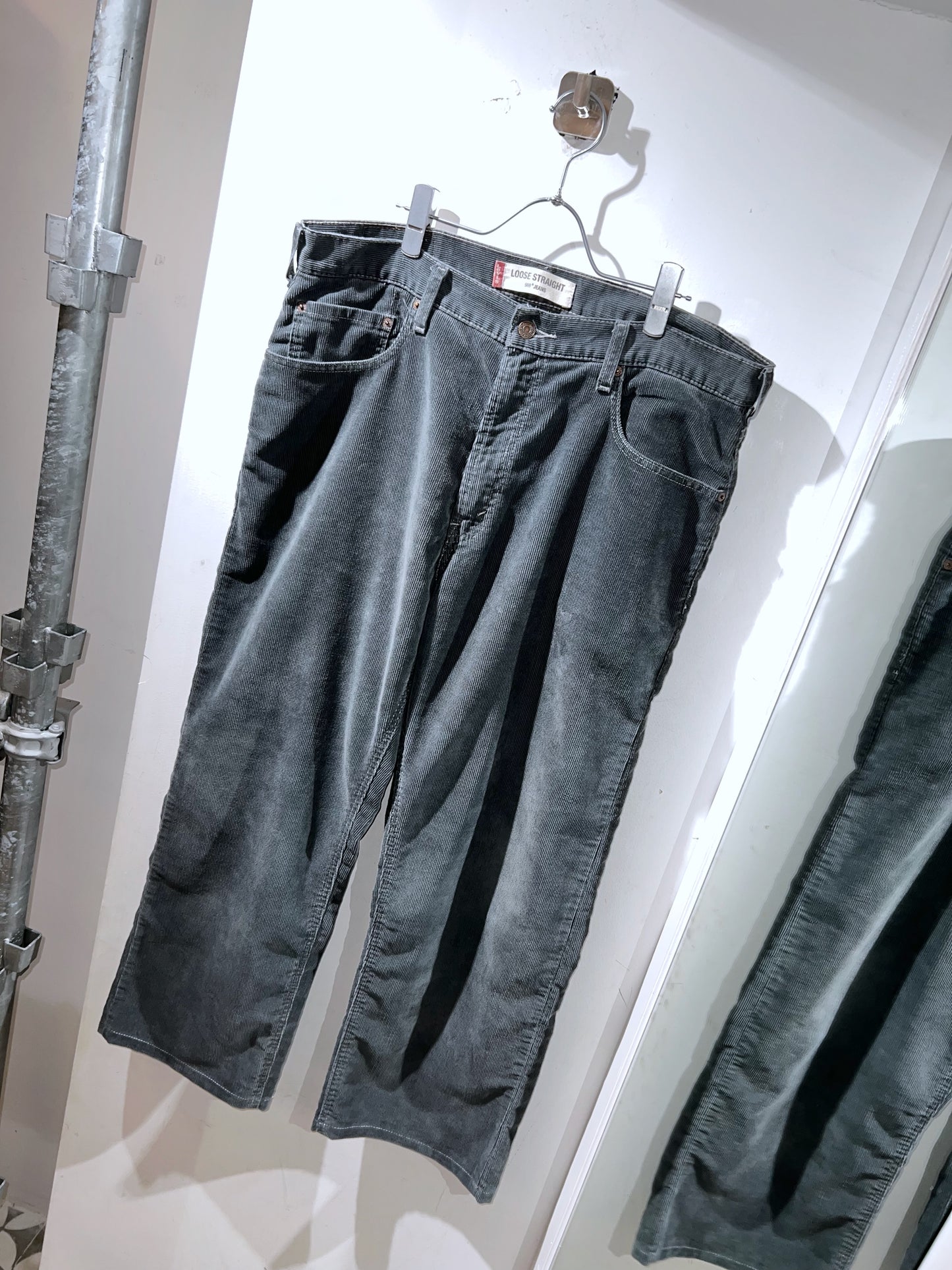Levi's 569 Corduroy Pants
