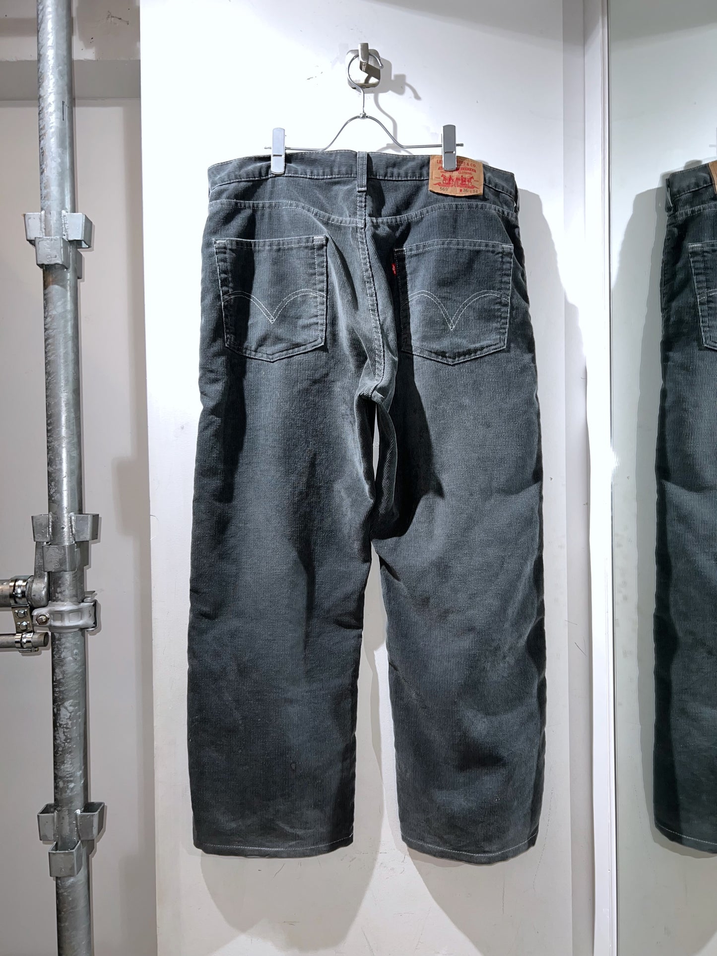 Levi's 569 Corduroy Pants