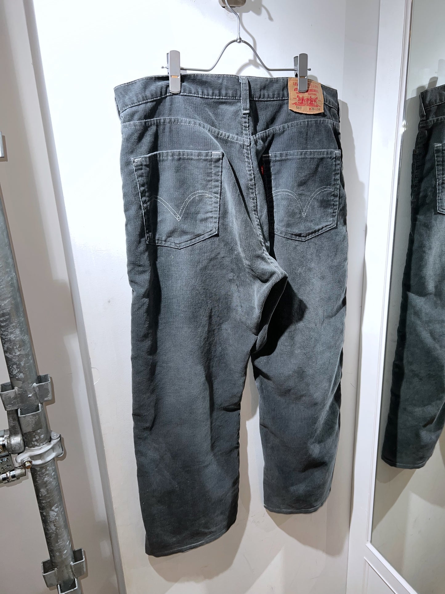Levi's 569 Corduroy Pants