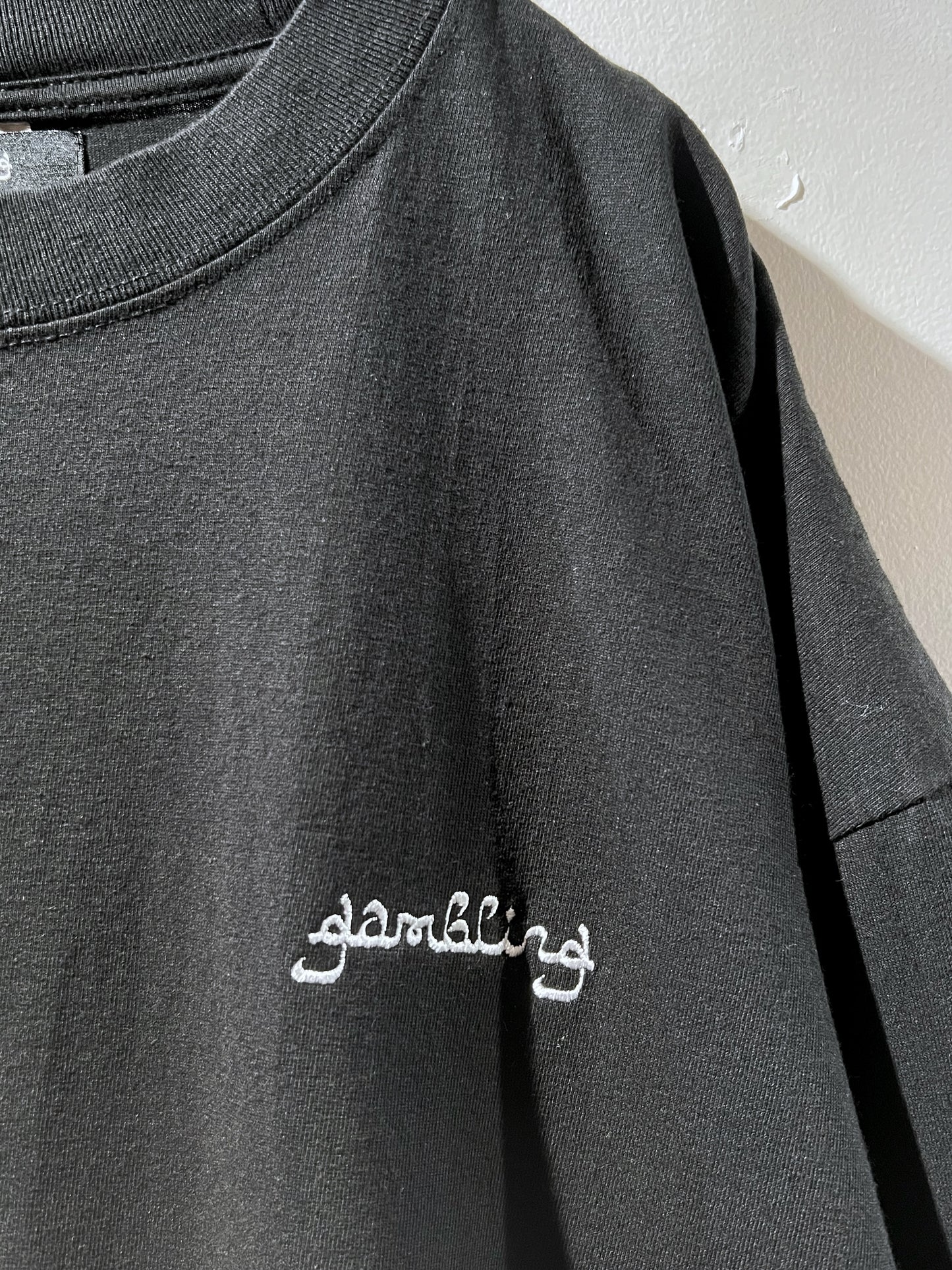 GAMBLING™︎ TEE BLK