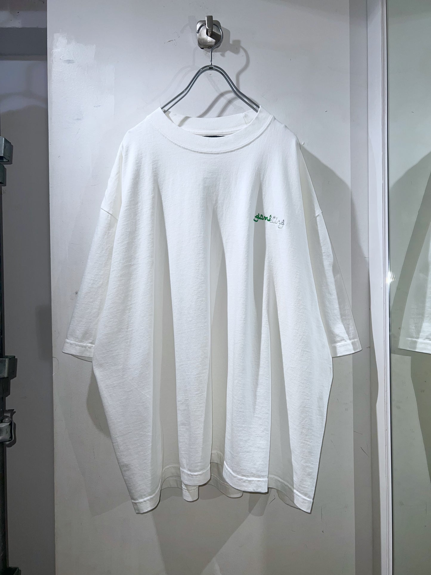 GAMBLING™︎ TEE WHT