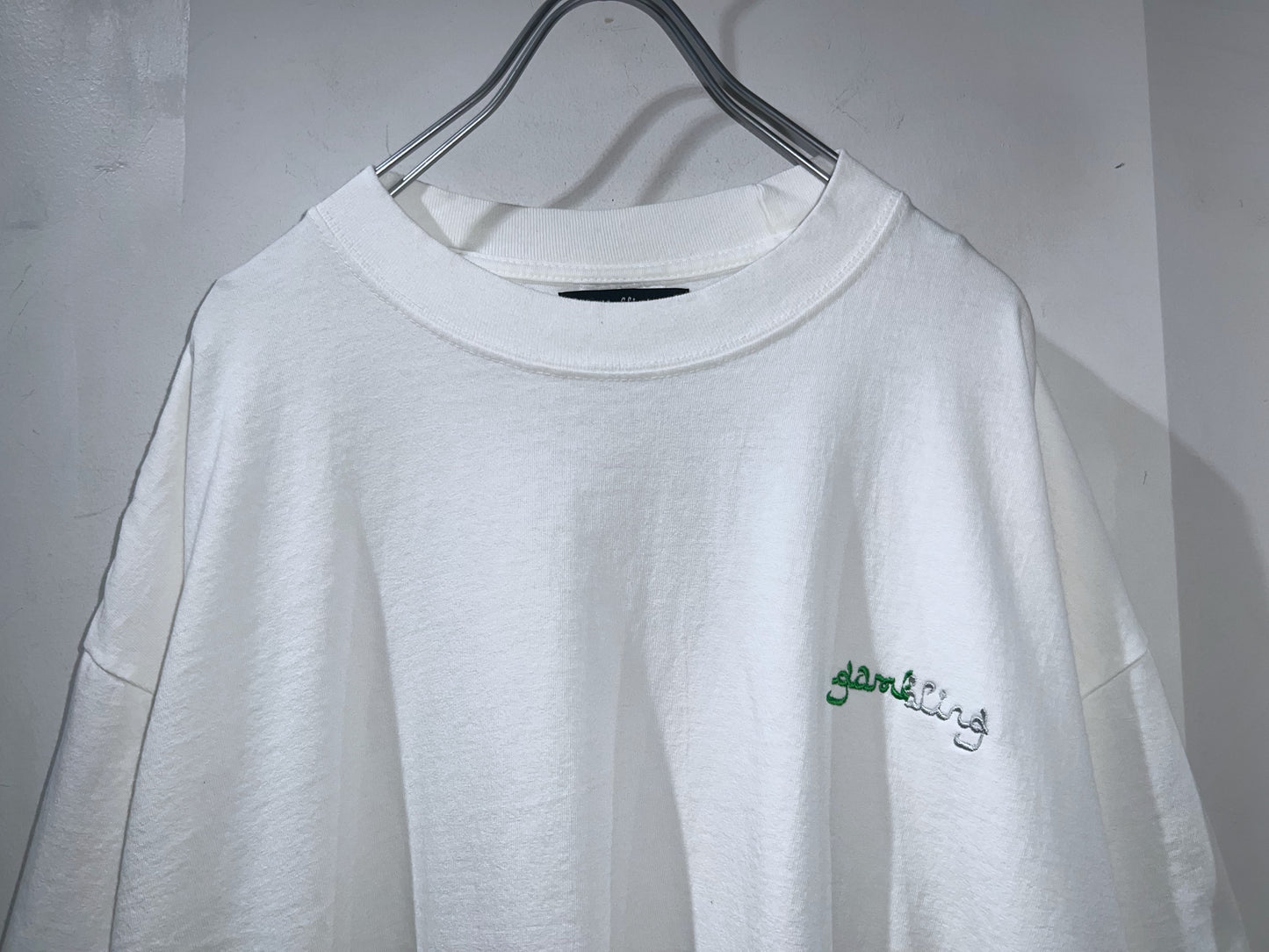 GAMBLING™︎ TEE WHT