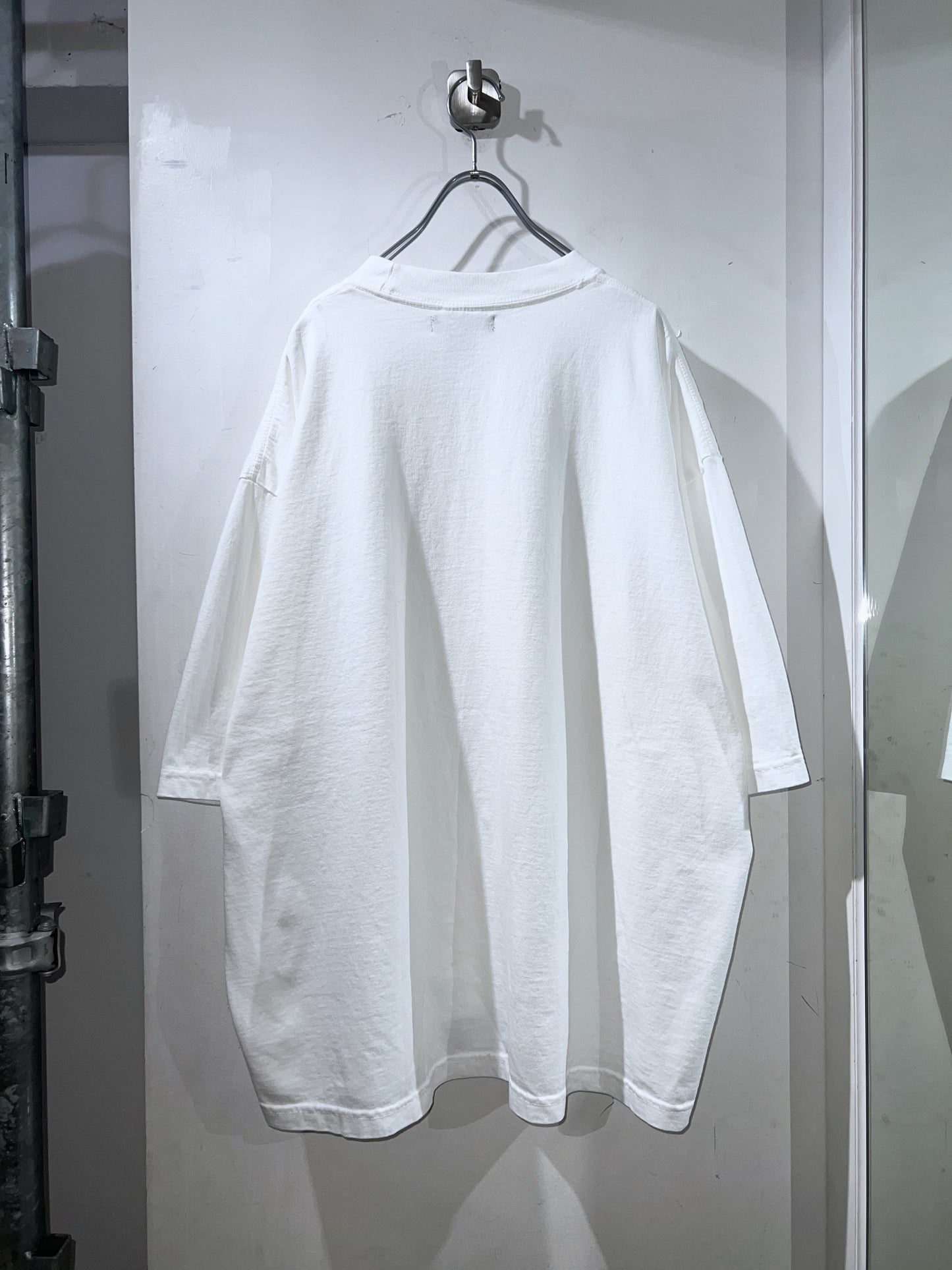 GAMBLING™︎ TEE WHT