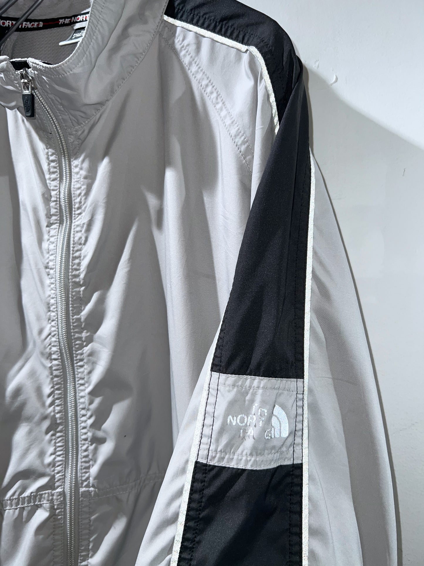 The North Face Lightweight Wind Jacket