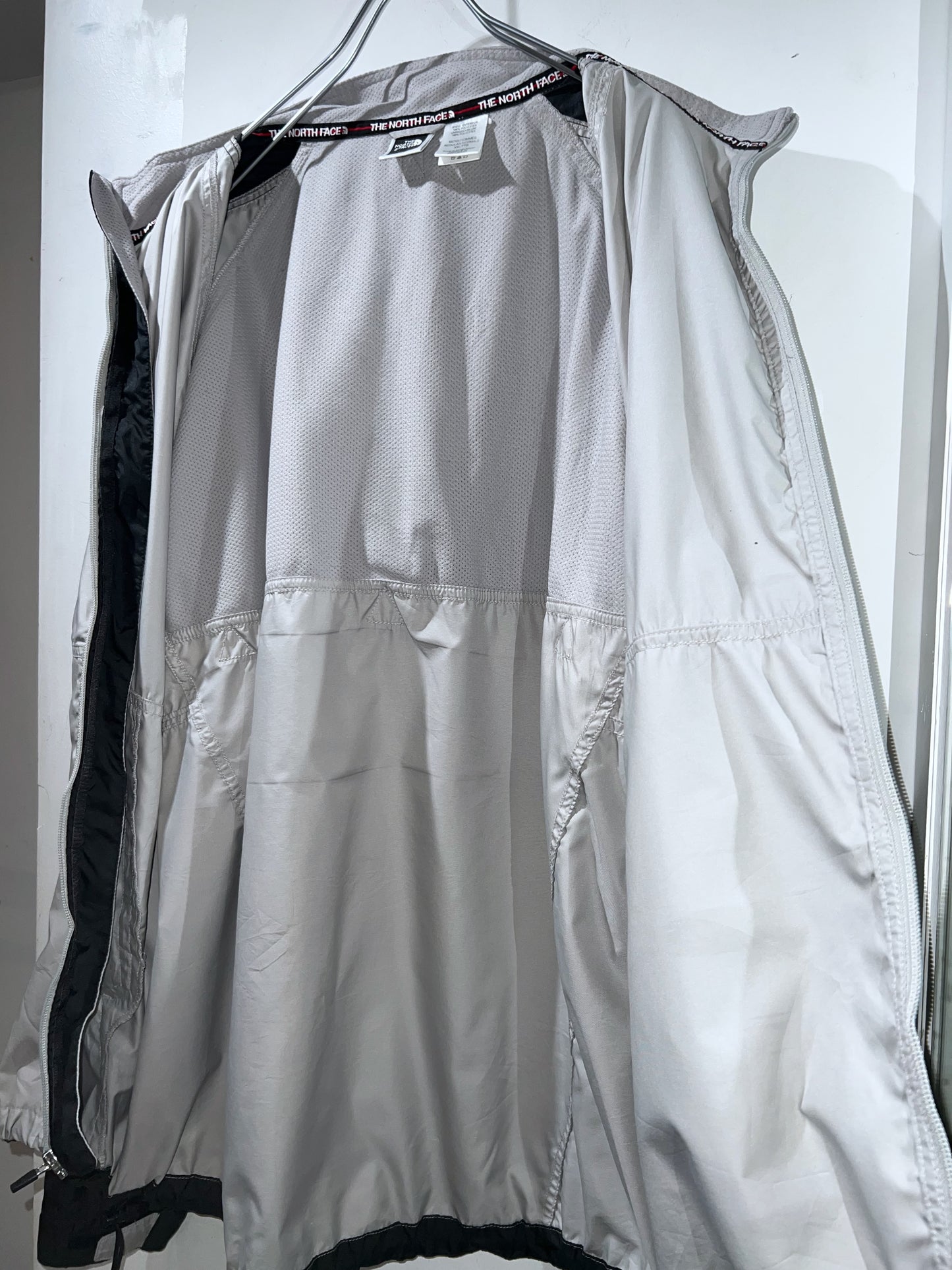 The North Face Lightweight Wind Jacket