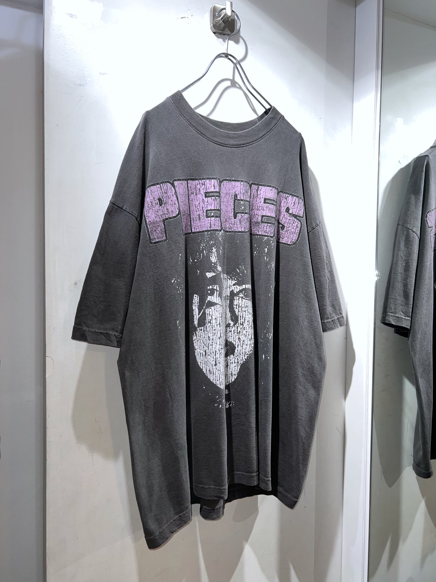 Pieces Tour Style Graphic T-shirt