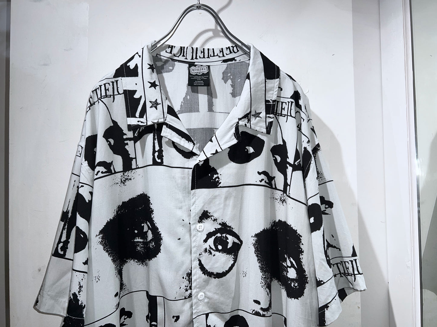 BEETLEJUICE Pattern Open Collar Shirt