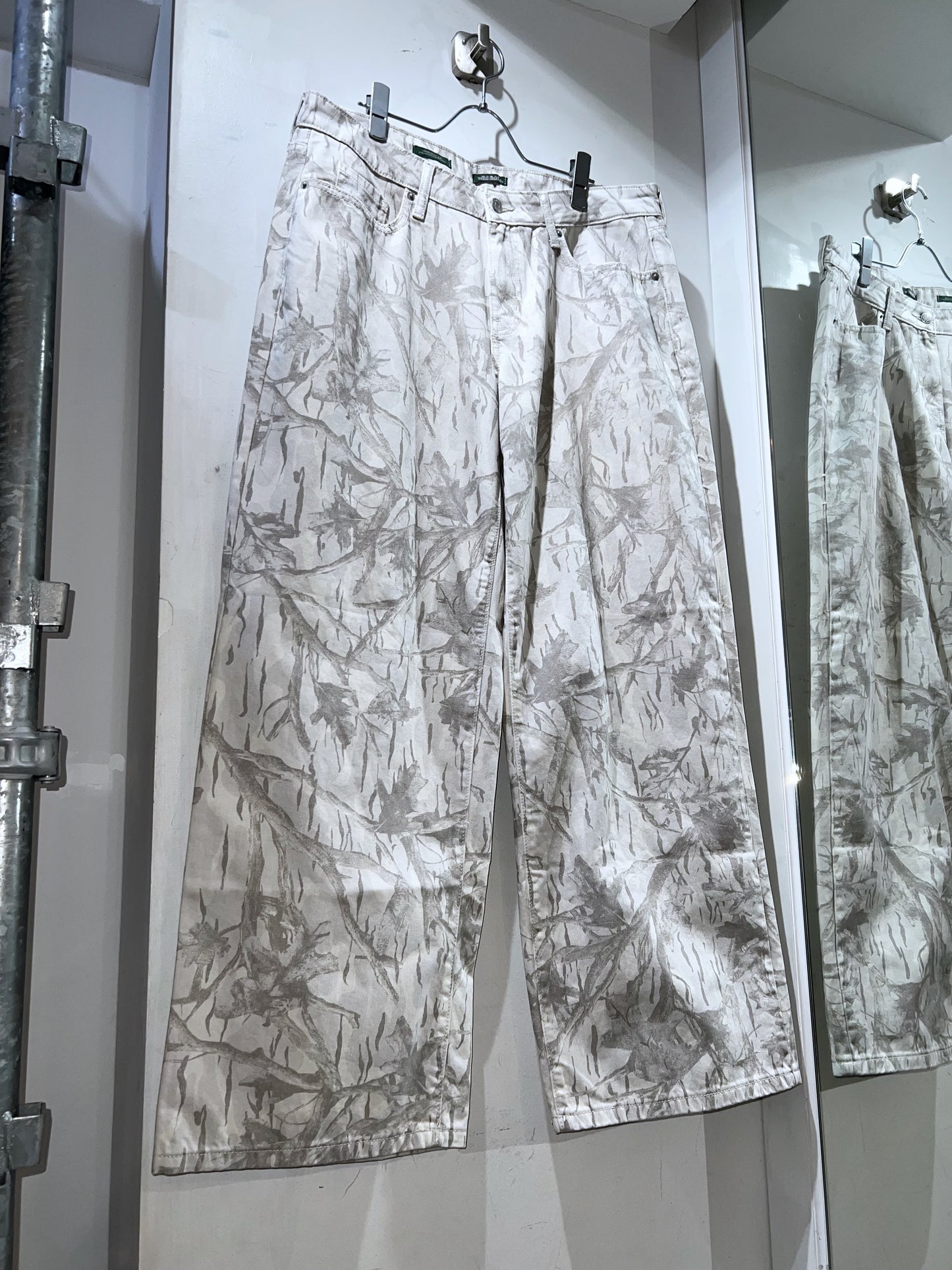 Barrel Leg Snow Camo Denim Pants