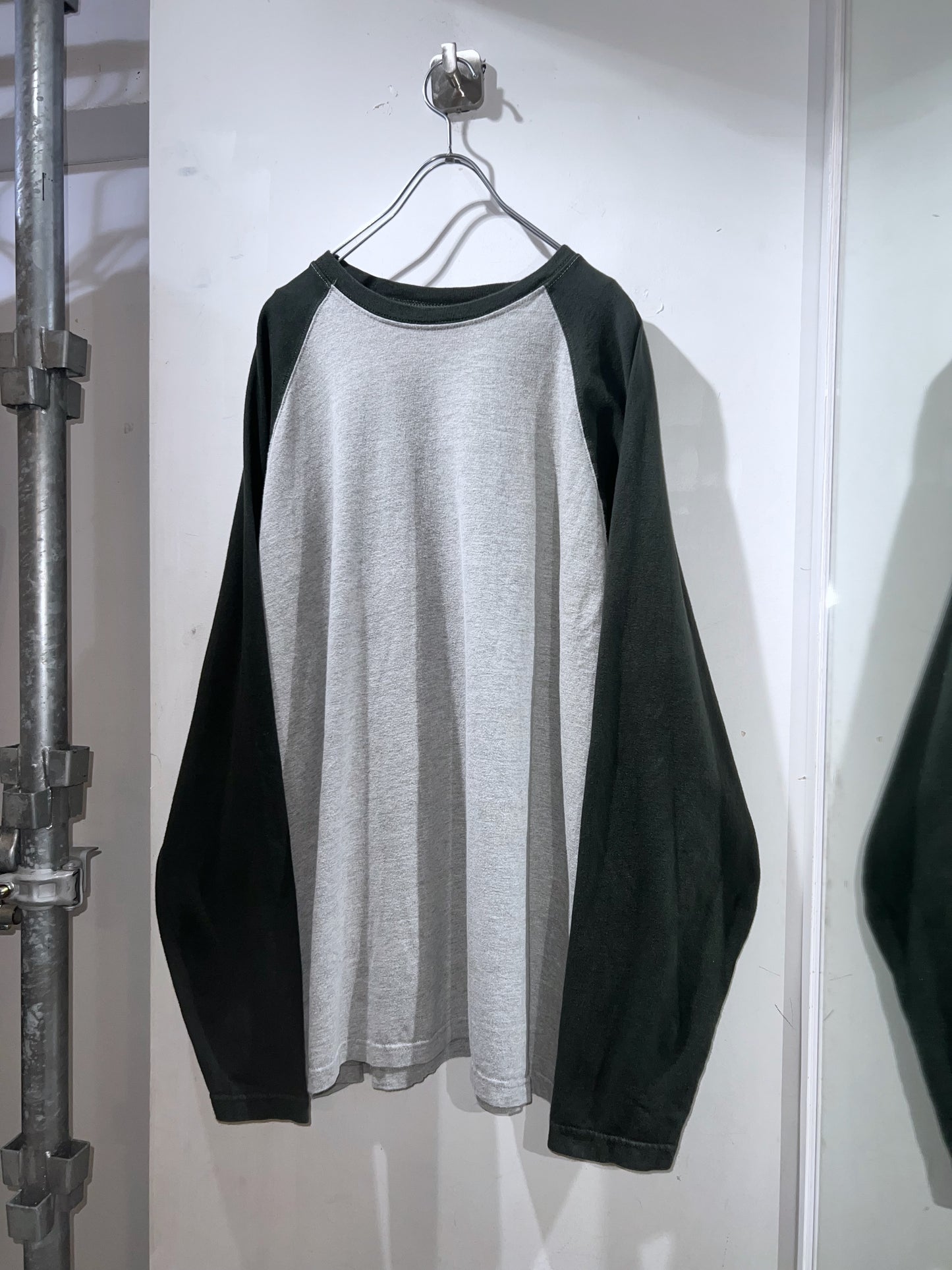 Old NFL Oversized L/S Raglan T-shirt