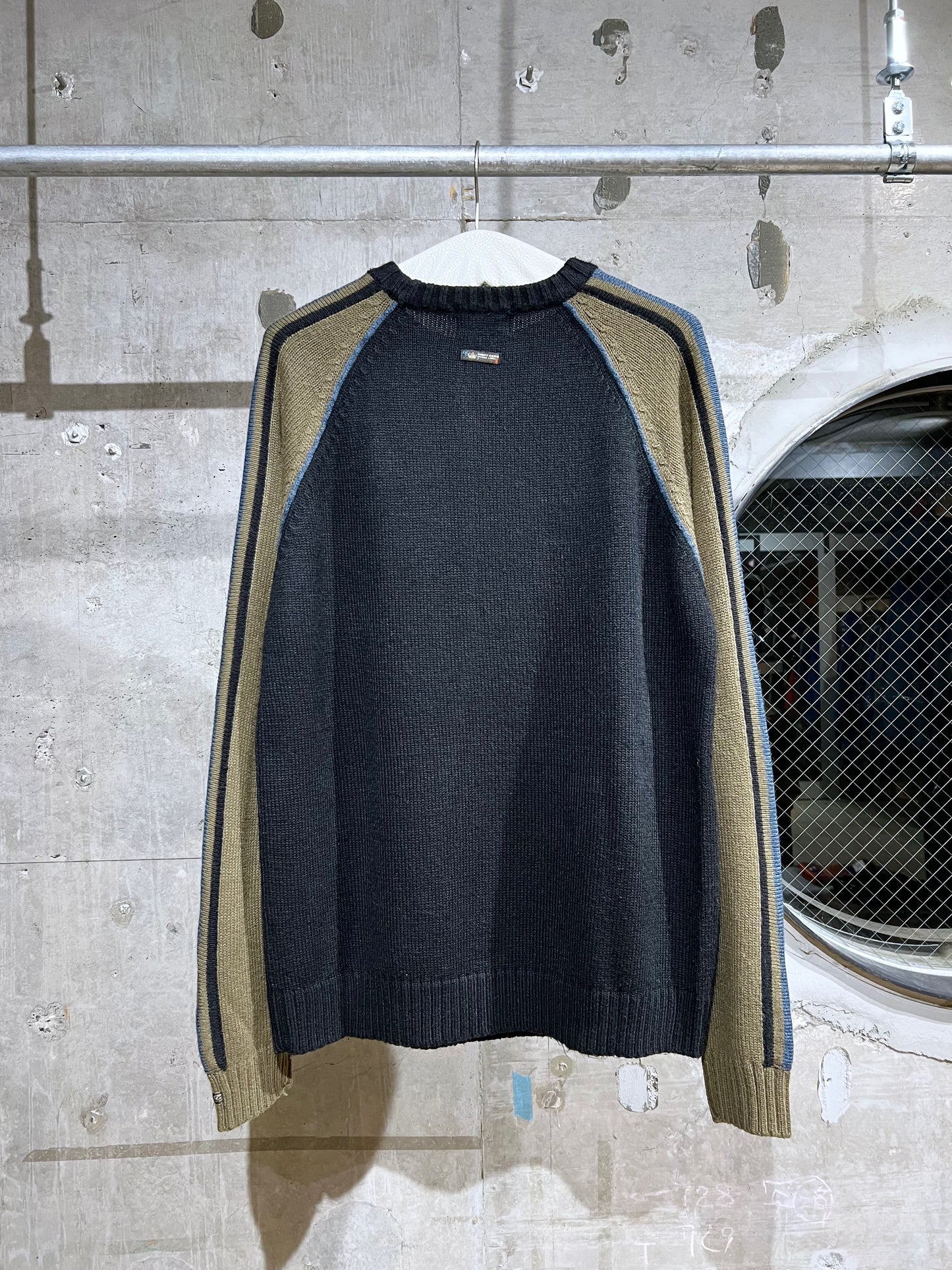 00s vintage Raglan Sweater