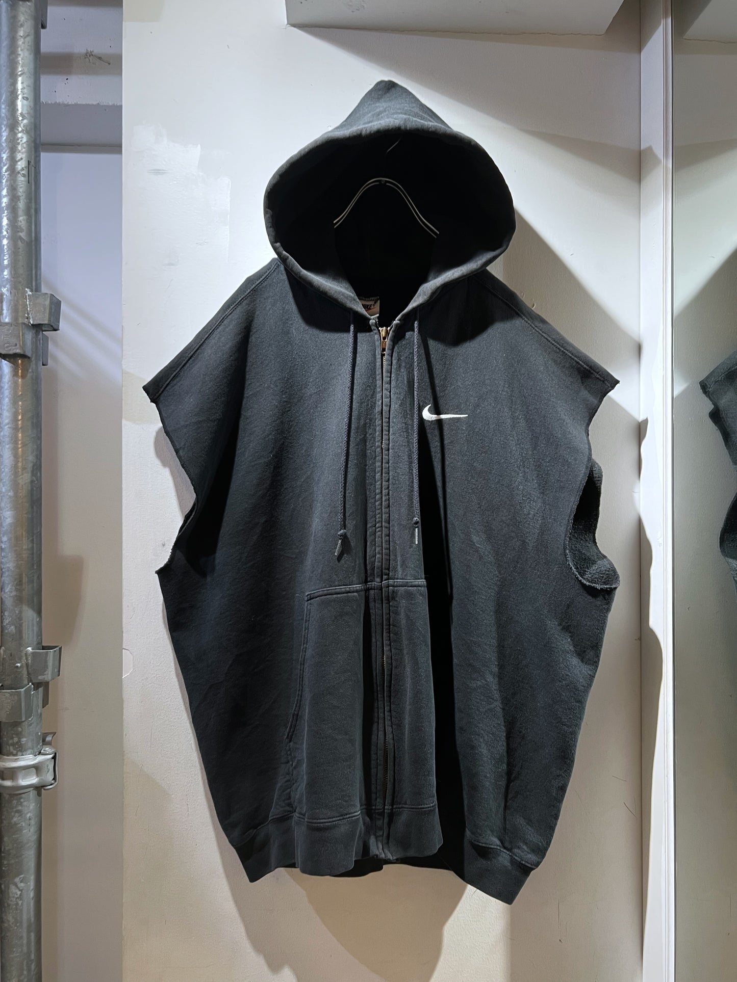 90s Nike Sleeveless Zip-Up Hoodie