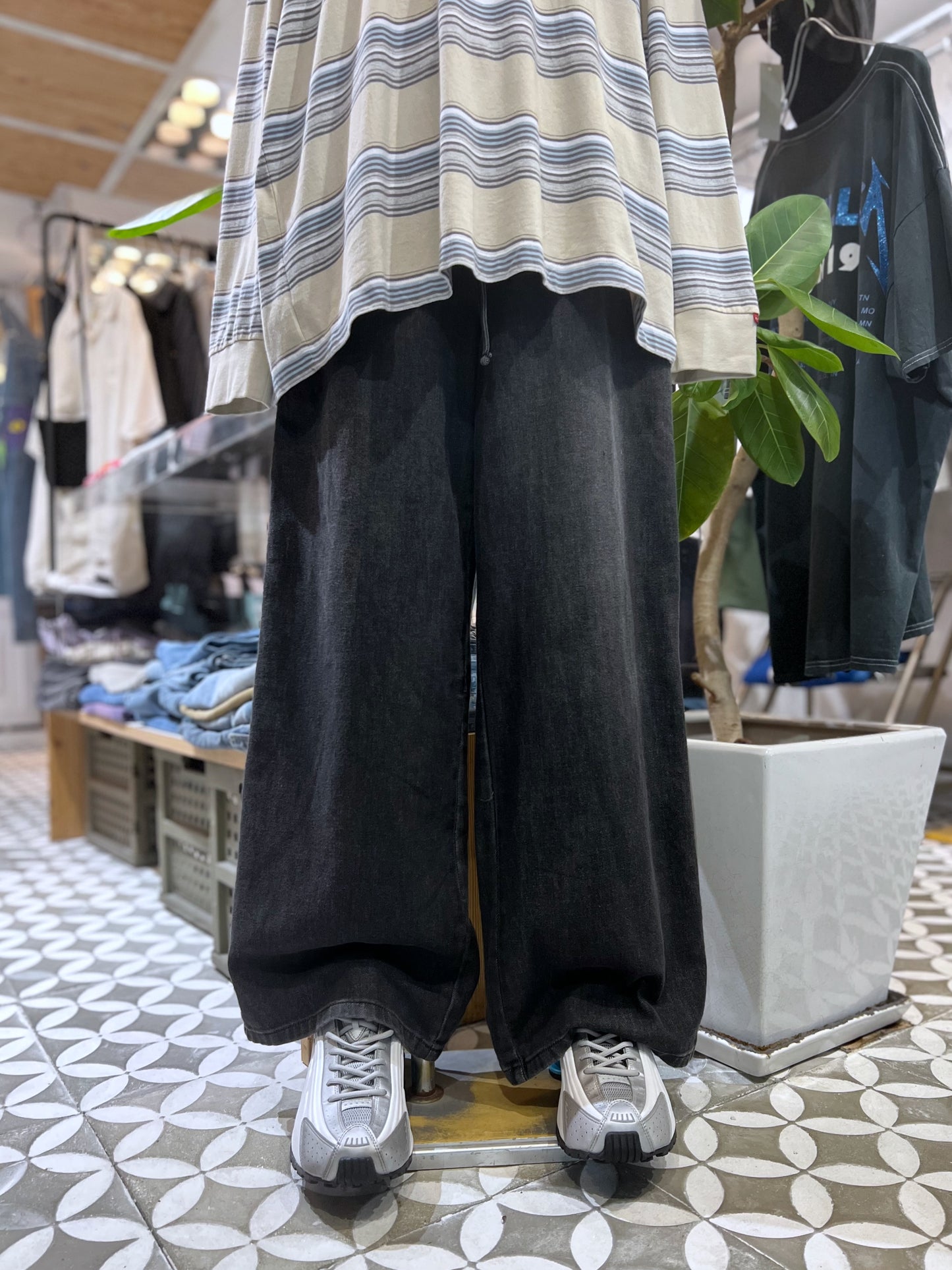 NoBo Barrel Leg Lightweight Denim EZ Pants
