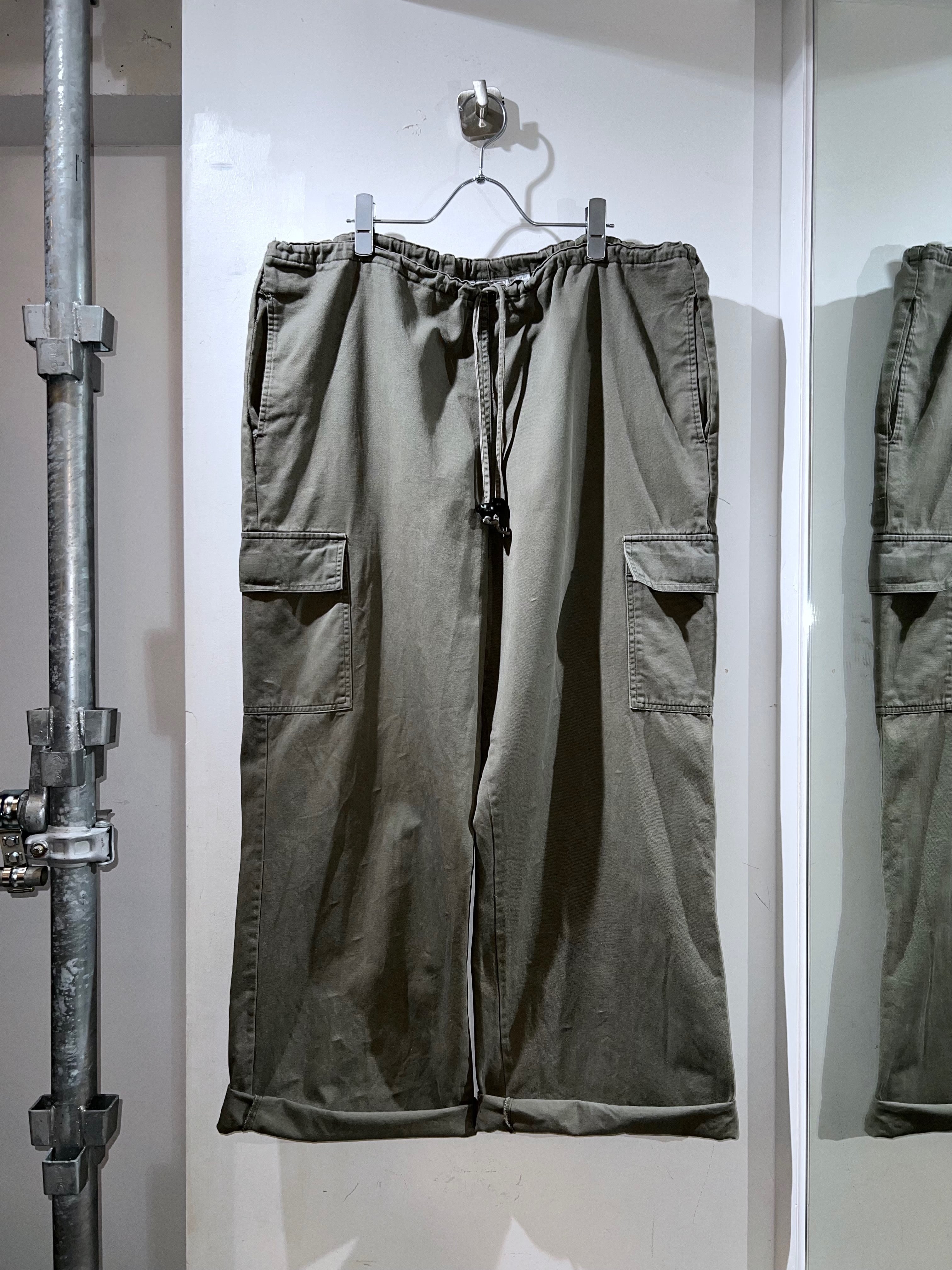 EASY PANTS – BUSINESS AS USUAL