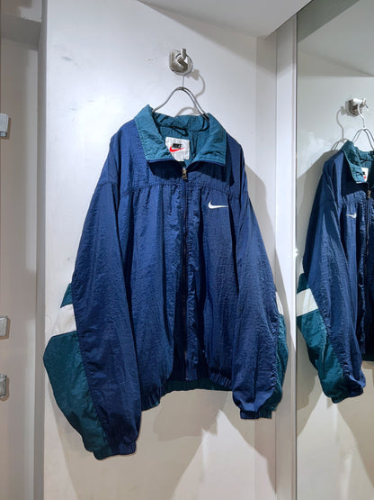 Old NIKE Nylon Jacket
