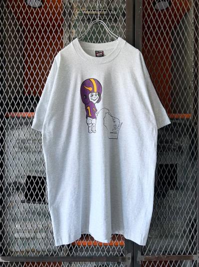 90s vintage Calvin Peeing T-shirt