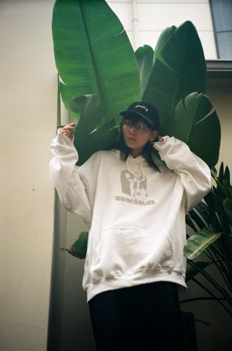 "BUSINESS AS USUAL" ARCADE HOODIE【WHT】